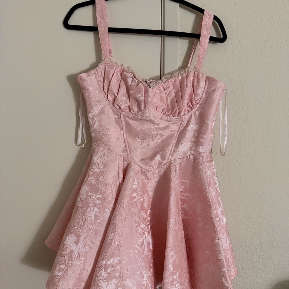 Selfie Leslie Light Pink Floral Mini Dress